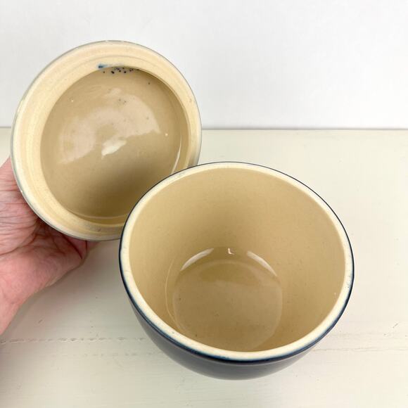 Tuhu Pottery Ceramic Bowl with Lid in Indigo - Picture 4 of 7